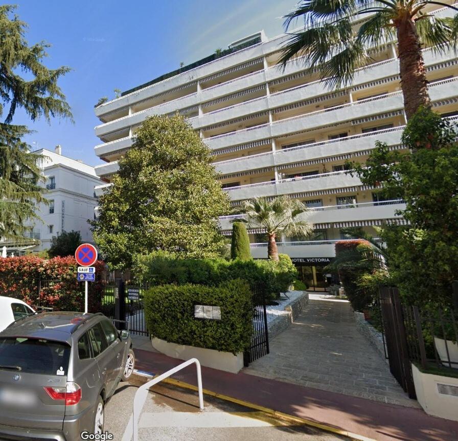 Victoria 200 M Carlton & Croisette Cannes